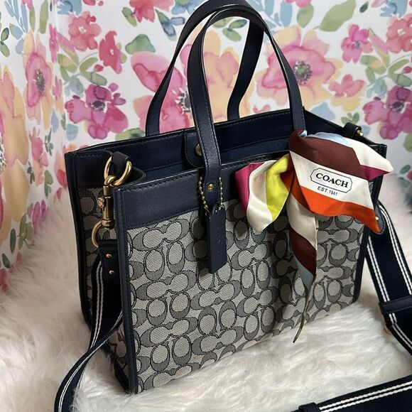 💯Authentic Coach Tote Monogram Handbag🍀 - Picture 10 of 17